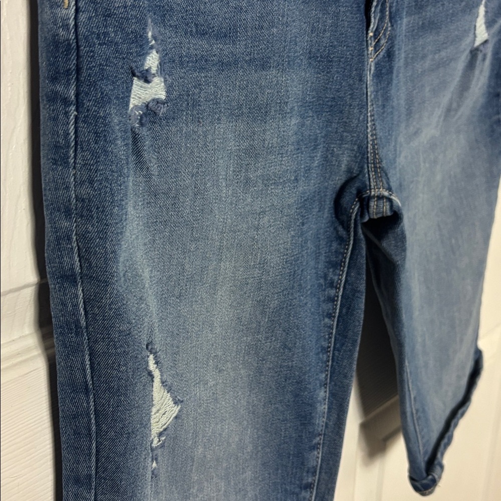 New NWT GAP Mid Rise Bermuda Blue Distressed Denim Shorts Sz 26 Regular Stretch - Picture 3 of 8